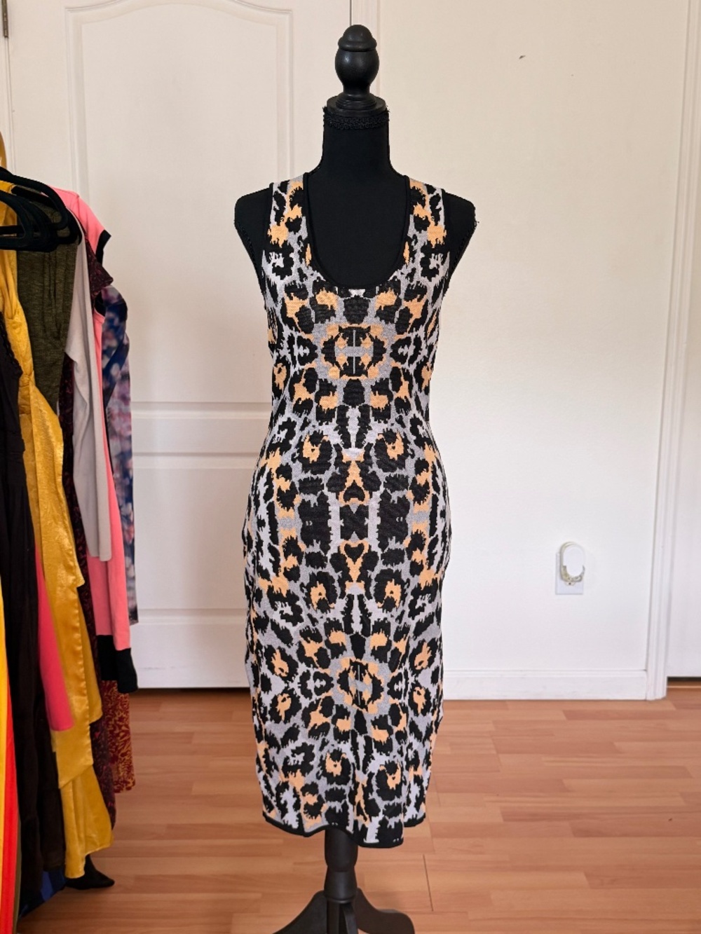 John + Jenn Leopard Print Stretch Knit Sheath Dress M/M Black Gray Peach Animal